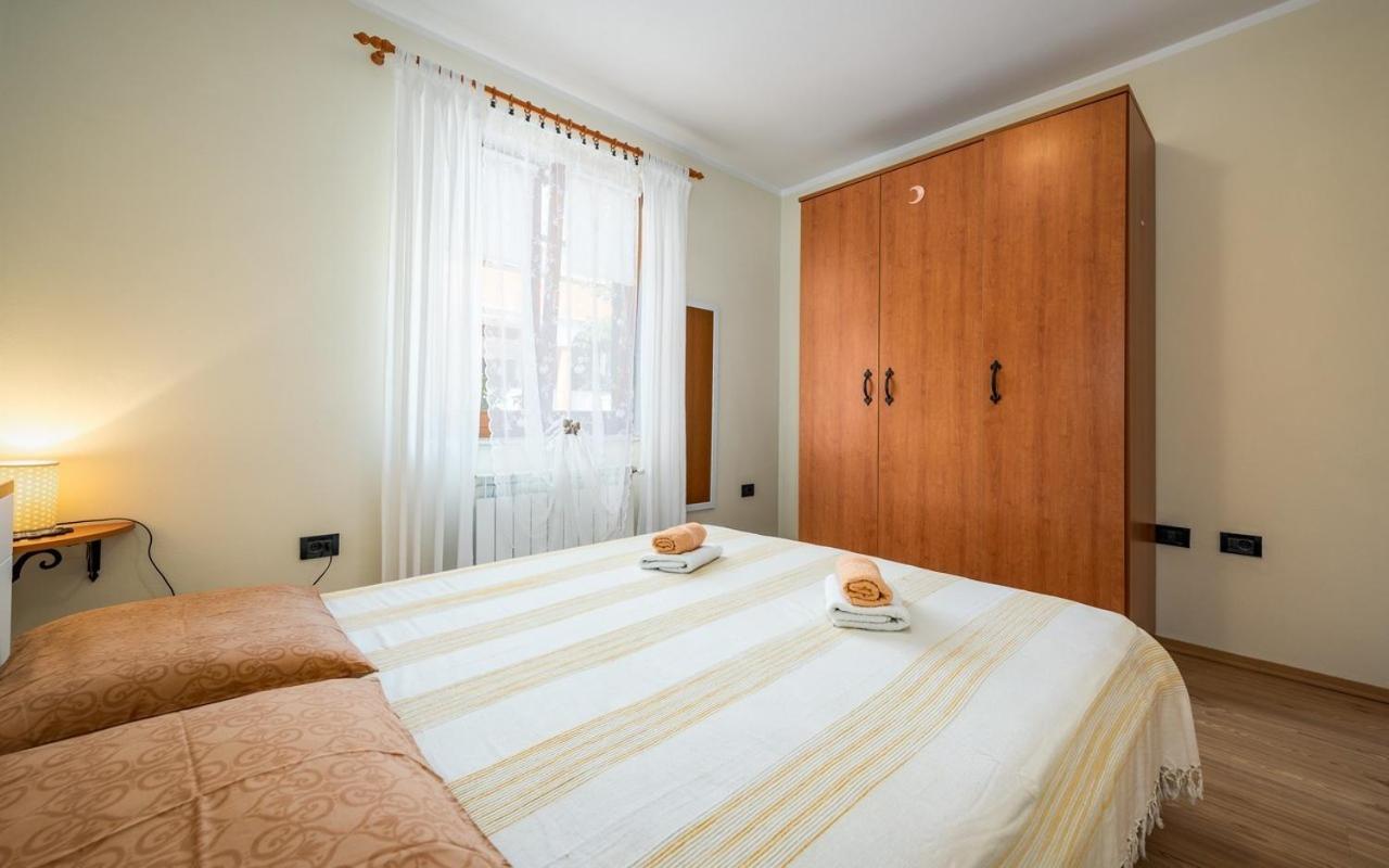 Iva House With Apartment Umag Exteriér fotografie
