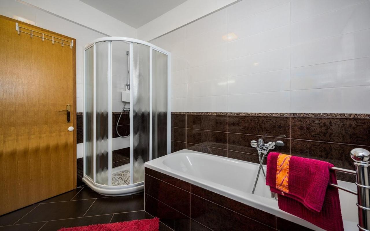 Iva House With Apartment Umag Exteriér fotografie